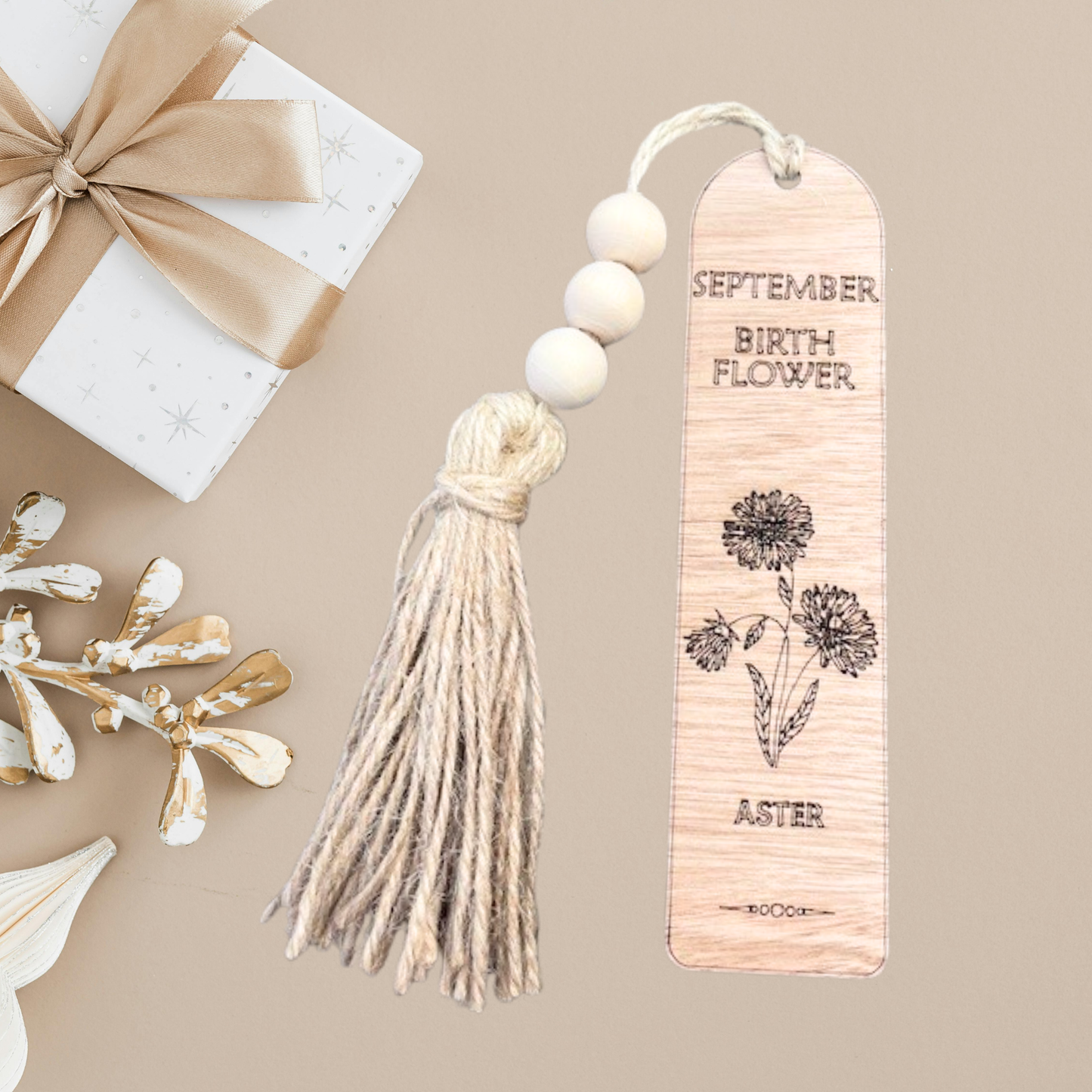 Birthflower Wooden Bookmark for Mum – Mother’s Day Gift from Daughter or Son, Personalised Floral Wood Book Marker